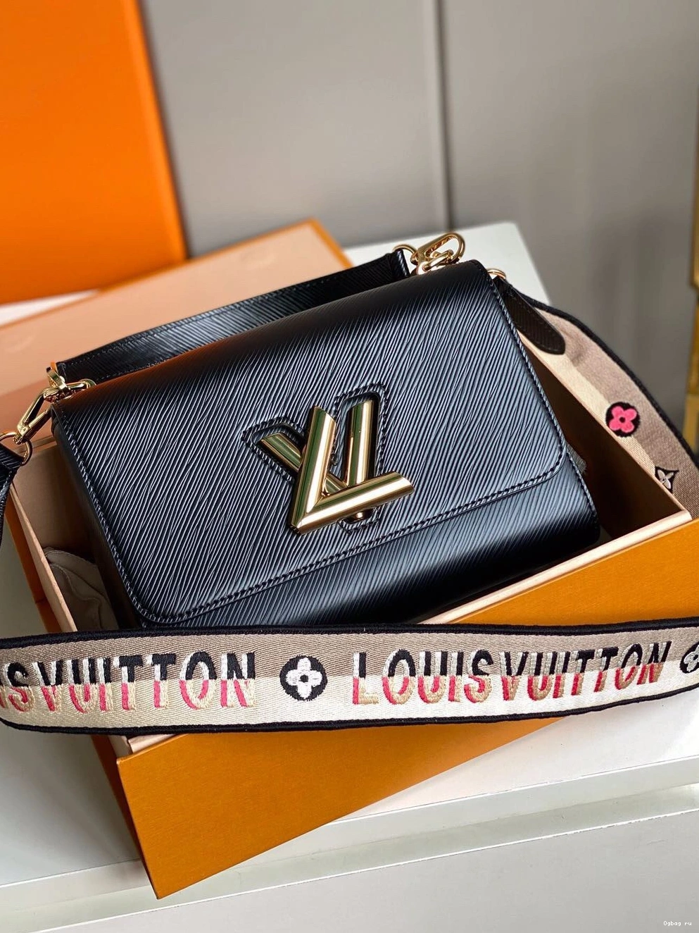 VUITTON MM TWIST LOUIS 0709